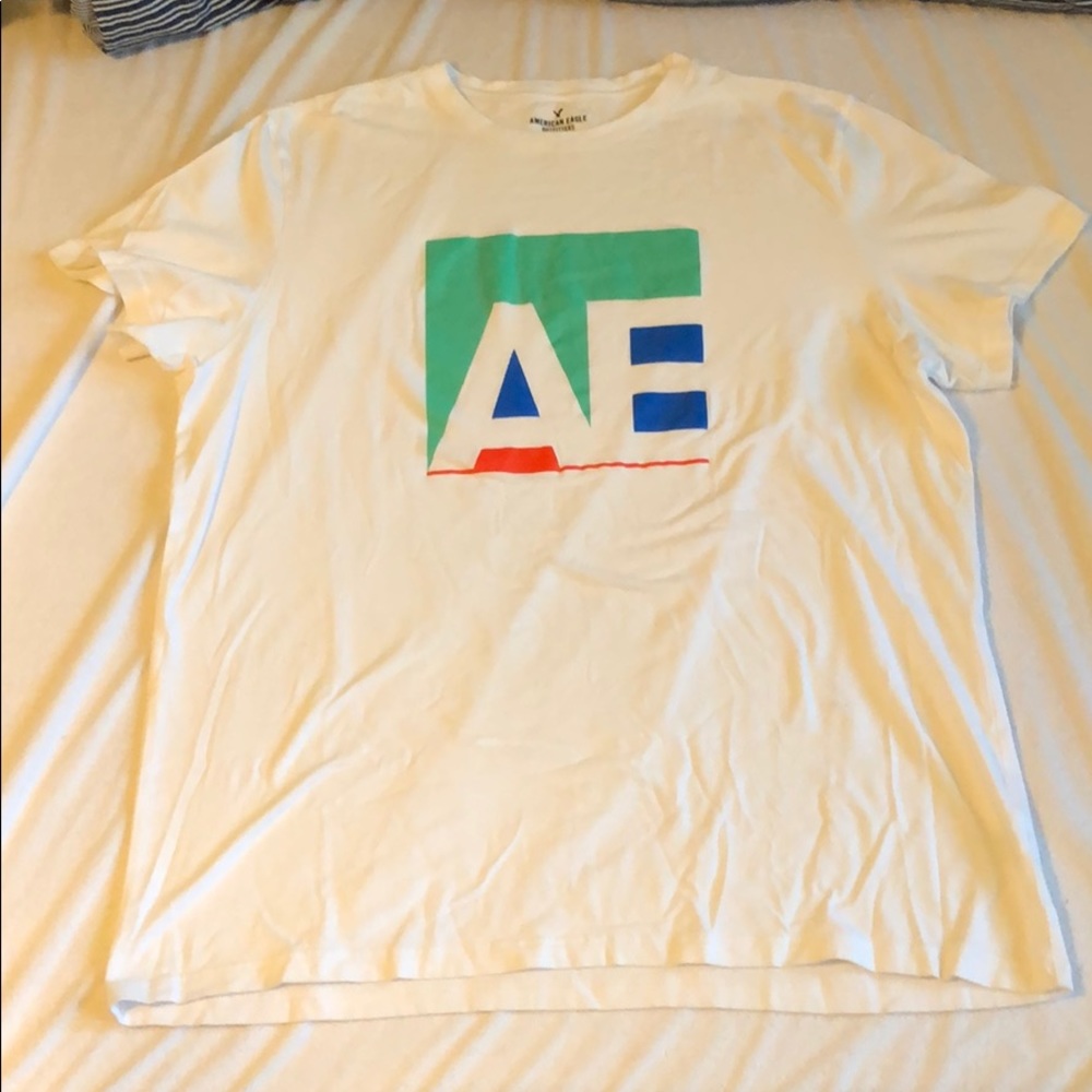 White XXL American Eagle T-shirt